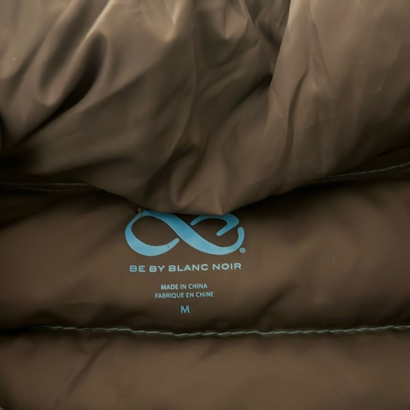 Be Blanc Noir women’s puffer vest. Size medium - Picture 3 of 3